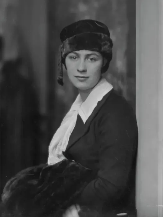 Framed Print : Weil, Elizabeth, Miss, portrait photograph, 1916. Creator: Arnold Genthe Framed Print : Weil, Elizabeth, Miss, portrait photograph, 1916. Creator: Arnold Genthe