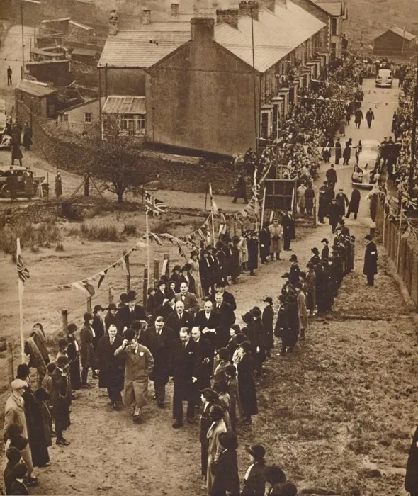 Framed Print : Welcomed to Monmouthshire - King Edward at Abertillery, Nov 1936 (1937) Framed Print : Welcomed to Monmouthshire - King Edward at Abertillery, Nov 1936 (1937)