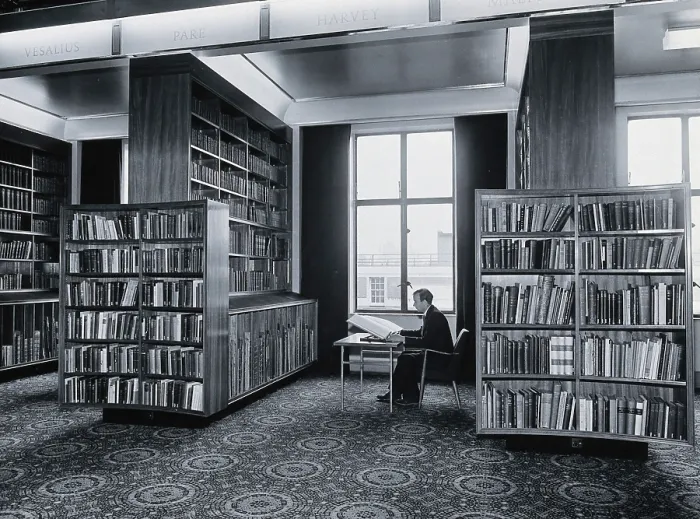 Framed Print : The Wellcome Building, Euston Road, London: the Reading Room after reconstruction... 1962. Creator: Unknown Framed Print : The Wellcome Building, Euston Road, London: the Reading Room after reconstruction... 1962. Creator: Unknown