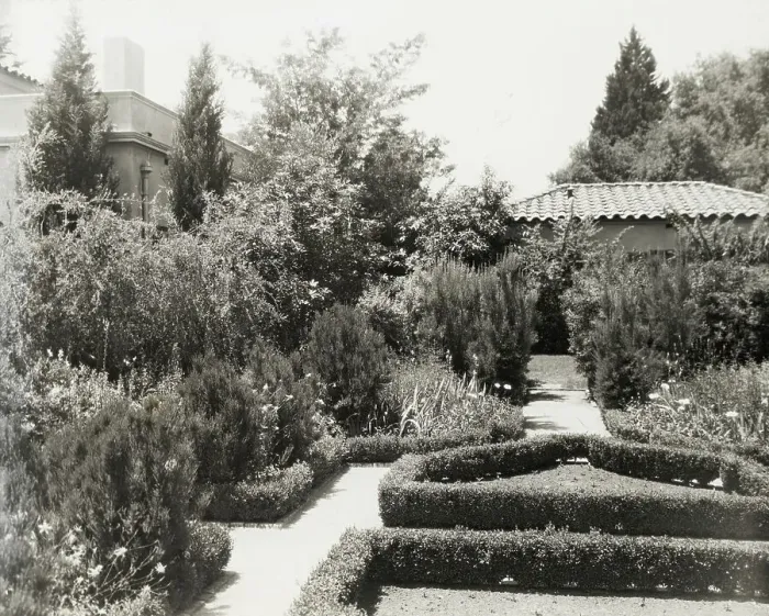 Framed Print : Wellington Stanley Morse house, 450 South San Rafael Avenue, Pasadena, California, 1917. Creator: Frances Benjamin Johnston Framed Print : Wellington Stanley Morse house, 450 South San Rafael Avenue, Pasadena, California, 1917. Creator: Frances Benjamin Johnston