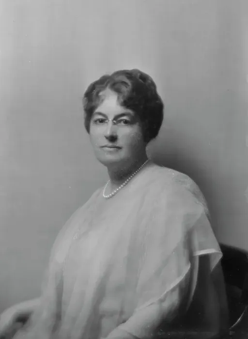 Framed Print : Wertheimer, M.A. Mrs. portrait photograph, between 1916 and 1929. Creator: Arnold Genthe Framed Print : Wertheimer, M.A. Mrs. portrait photograph, between 1916 and 1929. Creator: Arnold Genthe