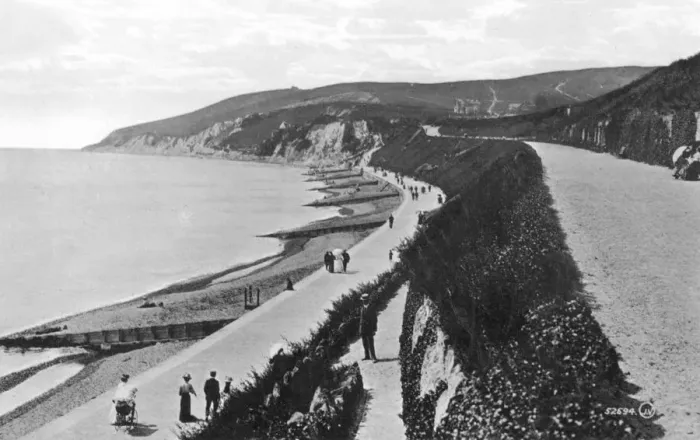 Framed Print : Western Parade, Eastbourne, East Sussex, early 20th century Framed Print : Western Parade, Eastbourne, East Sussex, early 20th century