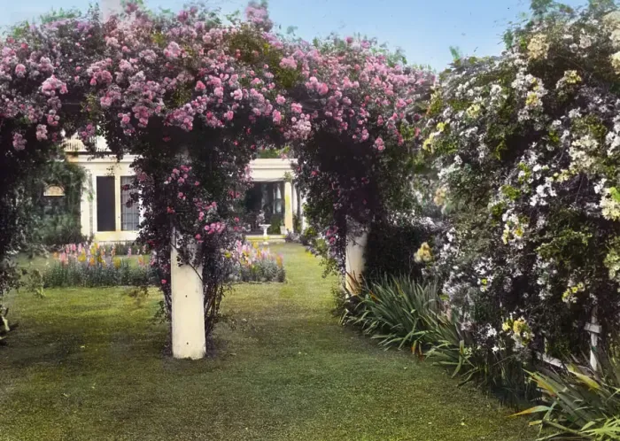 Framed Print : Westlawn, Edward Tiffany Dyer house, Great Plains Road, Southampton, New York, 1914. Creator: Frances Benjamin Johnston. Westlawn, Edward Tiffany Dyer house, Great Plains Road, Southampton, New York, 1914 Framed Print : Westlawn, Edward Tiffany Dyer house, Great Plains Road, Southampton, New York, 1914. Creator: Frances Benjamin Johnston. Westlawn, Edward Tiffany Dyer house, Great Plains Road, Southampton, New York, 1914