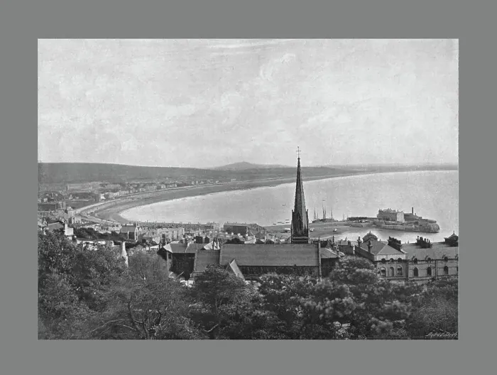 Framed Print : Weston-Super-Mare, c1900. Artist: Davies Brothers Framed Print : Weston-Super-Mare, c1900. Artist: Davies Brothers