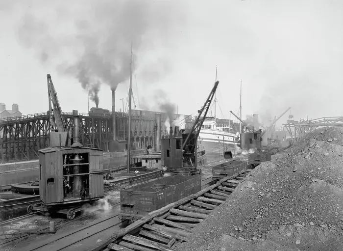 Framed Print : Whirleys unloading ore, Penna. R.R. [Pennsylvania Railroad] docks, Erie, Pa. ca 1900. Creator: William H. Jackson
