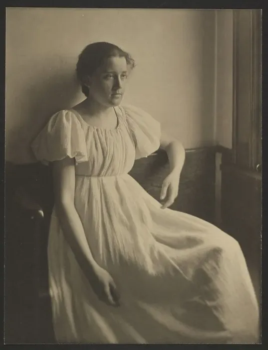 Framed Print : The White Dress, 1897. Creator: Clarence H White Framed Print : The White Dress, 1897. Creator: Clarence H White