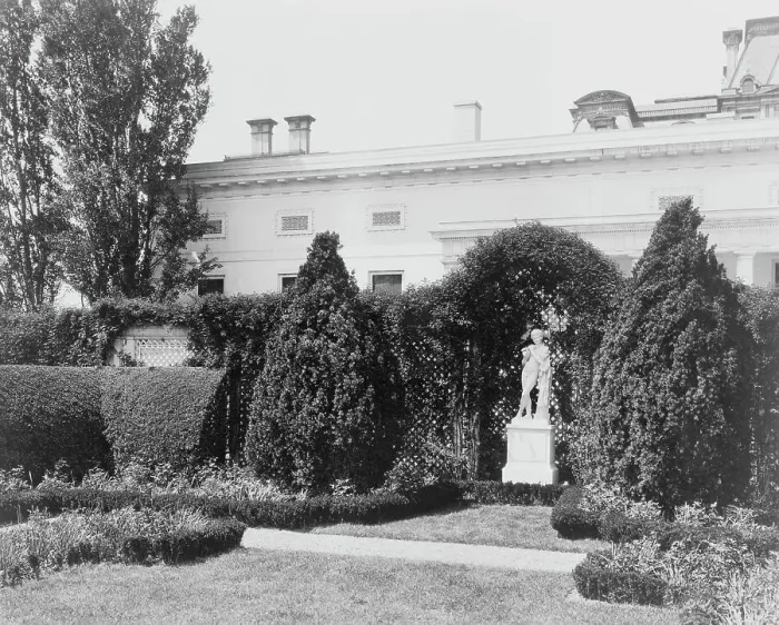 Framed Print : White House, 1600 Pennsylvania Avenue, Washington, D.C. 1921. Creator: Frances Benjamin Johnston Framed Print : White House, 1600 Pennsylvania Avenue, Washington, D.C. 1921. Creator: Frances Benjamin Johnston