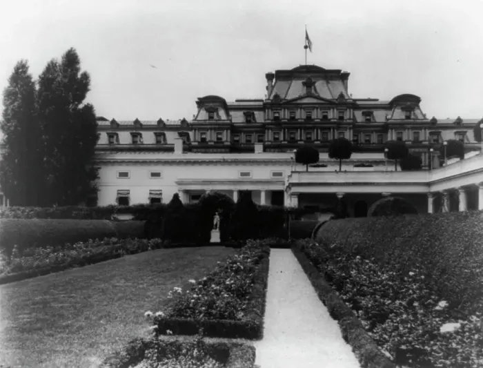 Framed Print : White House, 1600 Pennsylvania Avenue, Washington, D.C. 1921. Creator: Frances Benjamin Johnston Framed Print : White House, 1600 Pennsylvania Avenue, Washington, D.C. 1921. Creator: Frances Benjamin Johnston
