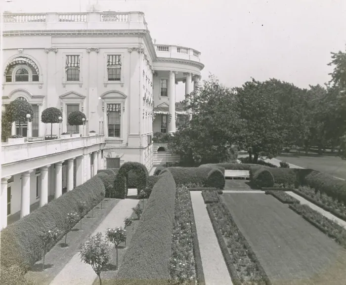 Framed Print : White House, 1600 Pennsylvania Avenue, Washington, D.C. 1921. Creator: Frances Benjamin Johnston Framed Print : White House, 1600 Pennsylvania Avenue, Washington, D.C. 1921. Creator: Frances Benjamin Johnston