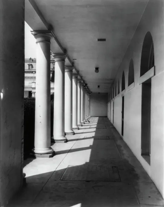 Framed Print : White House portico, 1921. Creator: Frances Benjamin Johnston Framed Print : White House portico, 1921. Creator: Frances Benjamin Johnston