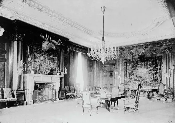 Framed Print : White House State Dining Room, between 1889 and 1906. Creator: Frances Benjamin Johnston Framed Print : White House State Dining Room, between 1889 and 1906. Creator: Frances Benjamin Johnston