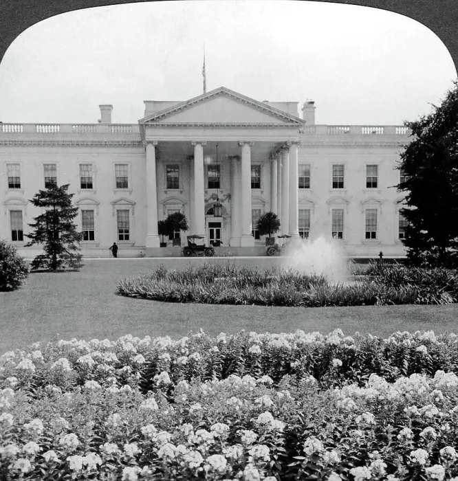 Framed Print : The White House, Washington DC, USA. Artist: Underwood & Underwood Framed Print : The White House, Washington DC, USA. Artist: Underwood & Underwood