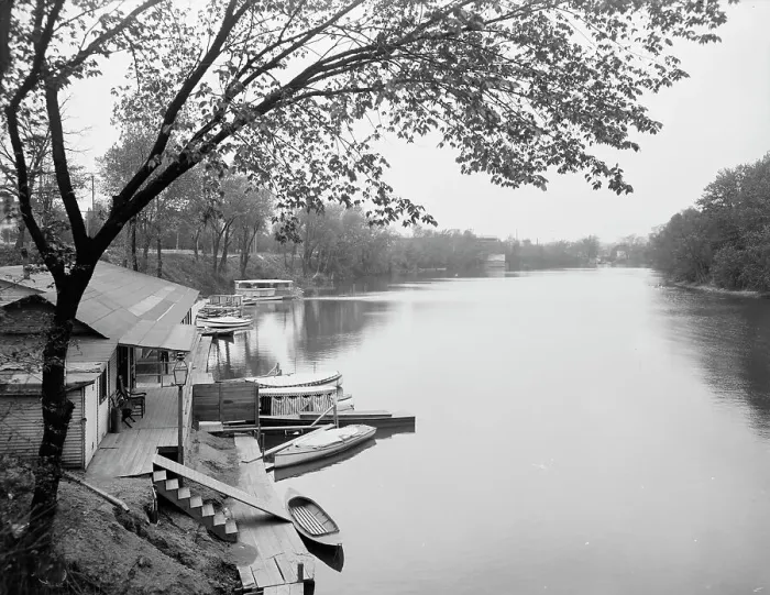 Framed Print : White River at Broad Ripples, Indianapolis, Ind. c1907. Creator: Unknown Framed Print : White River at Broad Ripples, Indianapolis, Ind. c1907. Creator: Unknown
