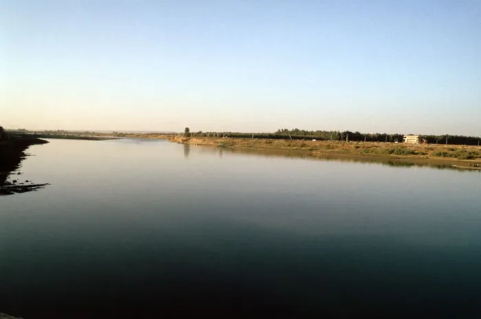 Framed Print : Wide River Tigris, Mosul, Iraq Framed Print : Wide River Tigris, Mosul, Iraq