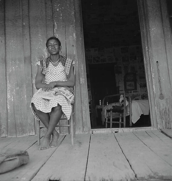 Wife of tractor driver on the Aldridge Plantation, Mississippi, 1937. Creator: Dorothea Lange