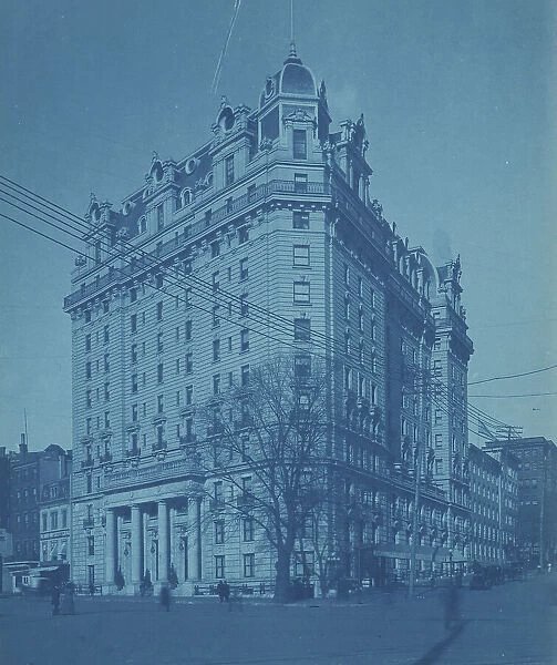 Willard Hotel - exterior view, between 1901 and 1910. Creator: Frances Benjamin Johnston