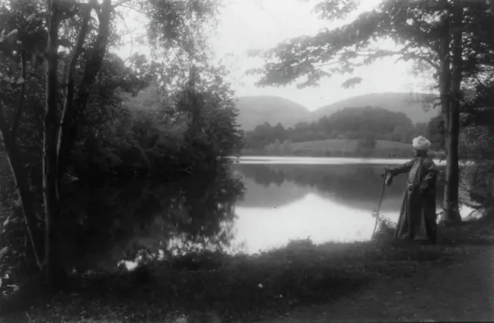 Framed Print : William Brewster estate, Mount Carmel, Connecticut, between 1908 and 1927. Creator: Frances Benjamin Johnston Framed Print : William Brewster estate, Mount Carmel, Connecticut, between 1908 and 1927. Creator: Frances Benjamin Johnston