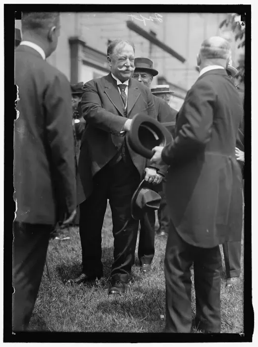Framed Print : William Howard Taft, between 1913 and 1917. Creator: Harris & Ewing. William Howard Taft, between 1913 and 1917. Creator: Harris & Ewing Framed Print : William Howard Taft, between 1913 and 1917. Creator: Harris & Ewing. William Howard Taft, between 1913 and 1917. Creator: Harris & Ewing