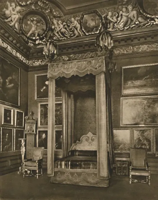 Framed Print : William IIIs State Bedstead in the Great Bedchamber, 1927. Artists: Edward F Strange, Unknown