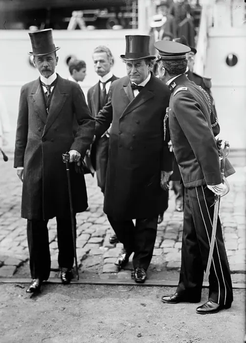 Framed Print : William Jennings Bryan with Dr. L. Muller of Brazil, 1913. Creator: Harris & Ewing. William Jennings Bryan with Dr. L. Muller of Brazil, 1913. Creator: Harris & Ewing Framed Print : William Jennings Bryan with Dr. L. Muller of Brazil, 1913. Creator: Harris & Ewing. William Jennings Bryan with Dr. L. Muller of Brazil, 1913. Creator: Harris & Ewing