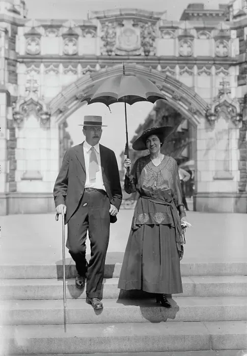 Framed Print : William Wheeler & wife, between c1915 and c1920. Creator: Bain News Service Framed Print : William Wheeler & wife, between c1915 and c1920. Creator: Bain News Service