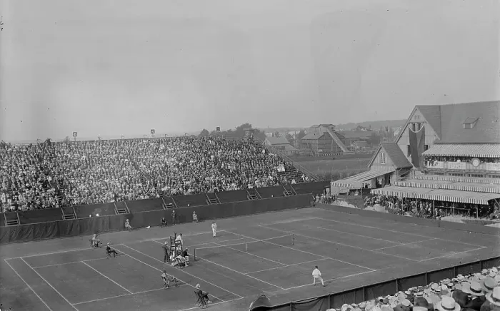 Framed Print : Williams vs Johnston [tennis], 1916. Creator: Bain News Service