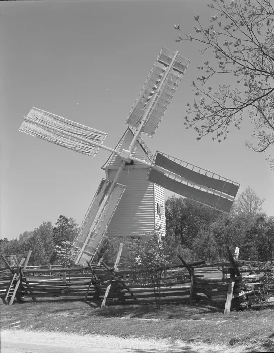 Framed Print : Williamsburg, Virginia, 1959. Creator: Gottscho-Schleisner, Inc Framed Print : Williamsburg, Virginia, 1959. Creator: Gottscho-Schleisner, Inc