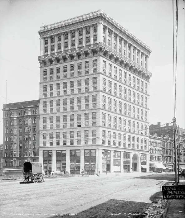 Framed Print : Williamson Building, Cleveland, between 1900 and 1906. Creator: Unknown Framed Print : Williamson Building, Cleveland, between 1900 and 1906. Creator: Unknown