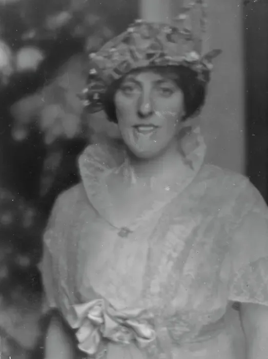 Framed Print : Wilson, Margaret, portrait photograph, 1913. Creator: Arnold Genthe Framed Print : Wilson, Margaret, portrait photograph, 1913. Creator: Arnold Genthe