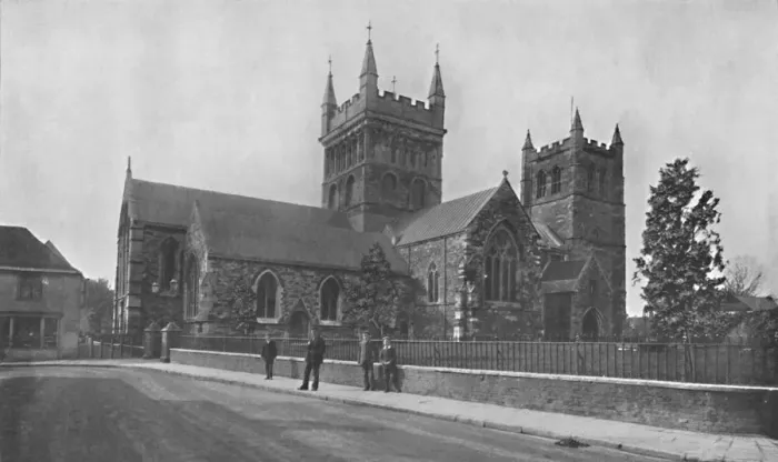 Framed Print : Wimborne Minster, c1910 Framed Print : Wimborne Minster, c1910
