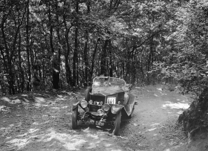 Framed Print : Windsor of CC Bliss competing in the B&HMC Brighton-Beer Trial, Fingle Bridge Hill, Devon, 1934 Framed Print : Windsor of CC Bliss competing in the B&HMC Brighton-Beer Trial, Fingle Bridge Hill, Devon, 1934