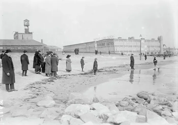 Framed Print : Winter Bathing, N.Y. Dec. 1912. Creator: Bain News Service Framed Print : Winter Bathing, N.Y. Dec. 1912. Creator: Bain News Service