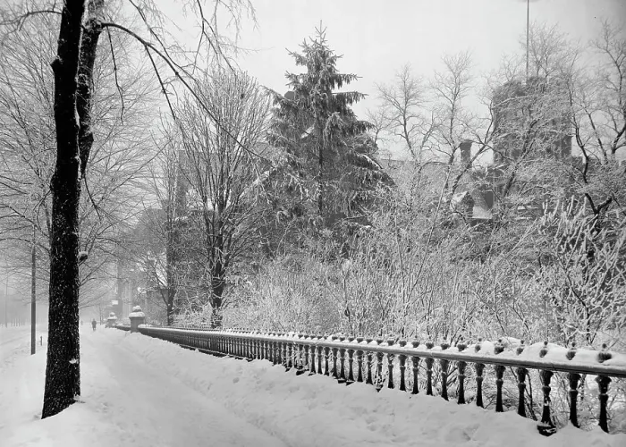Framed Print : Winter's scene in Detroit, A, between 1900 and 1905. Creator: Unknown Framed Print : Winter's scene in Detroit, A, between 1900 and 1905. Creator: Unknown