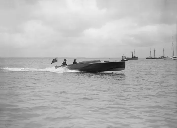 Framed Print : Wolseley hydroplane, 1912. Creator: Kirk & Sons of Cowes Framed Print : Wolseley hydroplane, 1912. Creator: Kirk & Sons of Cowes
