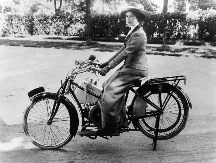 Framed Print : A woman on a Douglas motorbike, (c1913?) Framed Print : A woman on a Douglas motorbike, (c1913?)