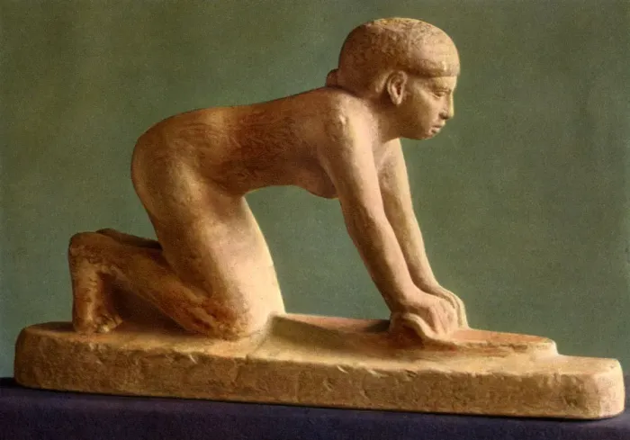 Framed Print : A woman grinding corn, c2650 BC (1936) Framed Print : A woman grinding corn, c2650 BC (1936)