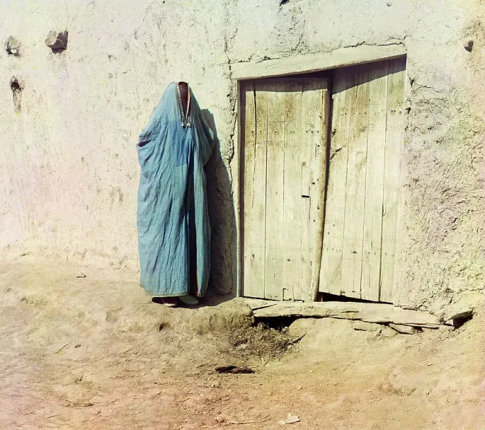 Framed Print : Woman in purdah, standing near wooden door, between 1905 and 1915. Creator: Sergey Mikhaylovich Prokudin-Gorsky Framed Print : Woman in purdah, standing near wooden door, between 1905 and 1915. Creator: Sergey Mikhaylovich Prokudin-Gorsky
