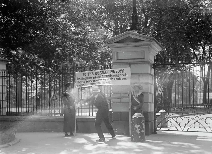 Framed Print : Woman Suffrage Banner, 1917. Creator: Harris & Ewing. Woman Suffrage Banner, 1917. Creator: Harris & Ewing Framed Print : Woman Suffrage Banner, 1917. Creator: Harris & Ewing. Woman Suffrage Banner, 1917. Creator: Harris & Ewing