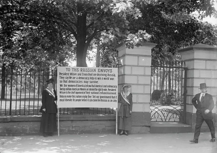 Framed Print : Woman Suffrage Banner, 1917. Creator: Harris & Ewing. Woman Suffrage Banner, 1917. Creator: Harris & Ewing Framed Print : Woman Suffrage Banner, 1917. Creator: Harris & Ewing. Woman Suffrage Banner, 1917. Creator: Harris & Ewing
