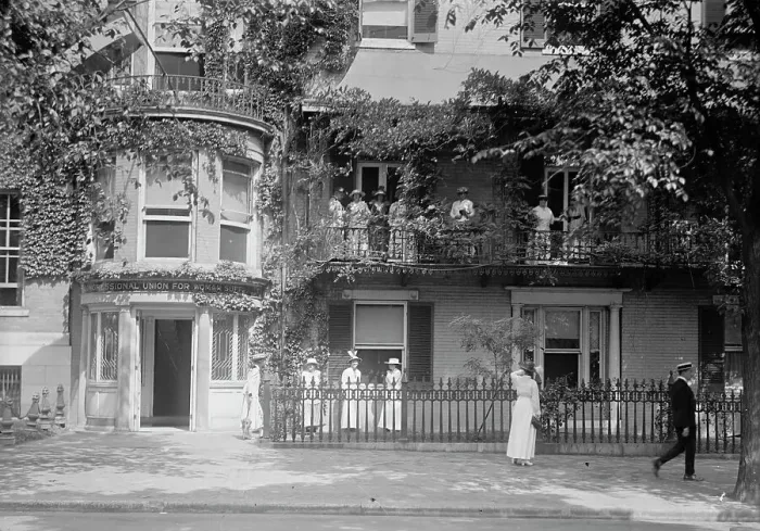 Framed Print : Woman Suffrage - Cameron House, Headquarters, 1915. Creator: Harris & Ewing. Woman Suffrage - Cameron House, Headquarters, 1915. Creator: Harris & Ewing Framed Print : Woman Suffrage - Cameron House, Headquarters, 1915. Creator: Harris & Ewing. Woman Suffrage - Cameron House, Headquarters, 1915. Creator: Harris & Ewing