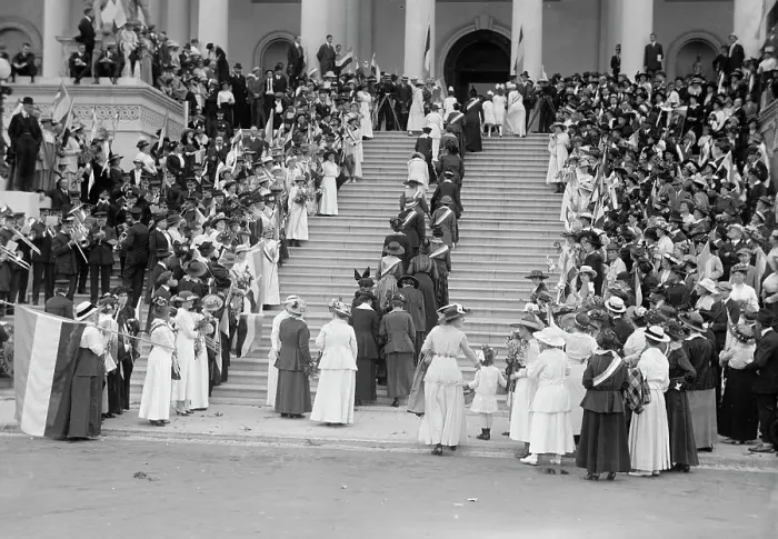 Framed Print : Woman Suffrage at Capitol, 1917. Creator: Harris & Ewing. Woman Suffrage at Capitol, 1917. Creator: Harris & Ewing Framed Print : Woman Suffrage at Capitol, 1917. Creator: Harris & Ewing. Woman Suffrage at Capitol, 1917. Creator: Harris & Ewing