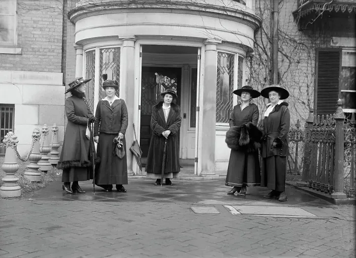 Framed Print : Woman Suffrage - Headquarters, 1917. Creator: Harris & Ewing. Woman Suffrage - Headquarters, 1917. Creator: Harris & Ewing Framed Print : Woman Suffrage - Headquarters, 1917. Creator: Harris & Ewing. Woman Suffrage - Headquarters, 1917. Creator: Harris & Ewing