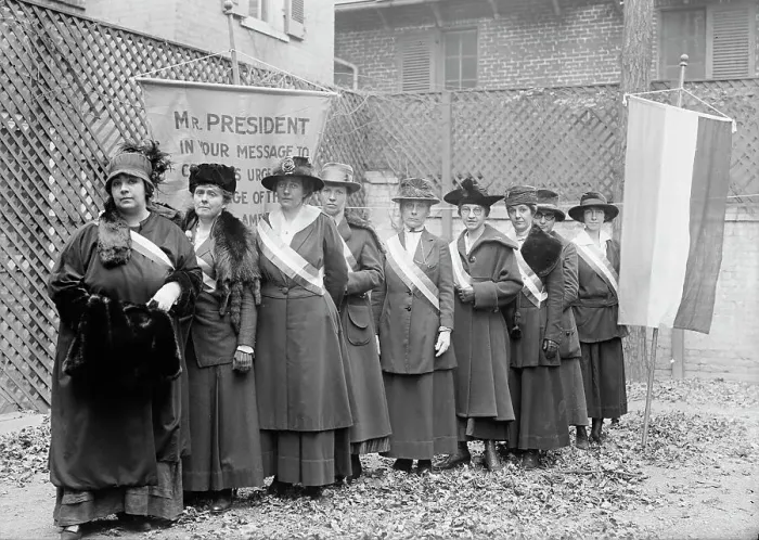 Framed Print : Woman Suffrage - Pickets, 1917. Creator: Harris & Ewing. Woman Suffrage - Pickets, 1917. Creator: Harris & Ewing Framed Print : Woman Suffrage - Pickets, 1917. Creator: Harris & Ewing. Woman Suffrage - Pickets, 1917. Creator: Harris & Ewing