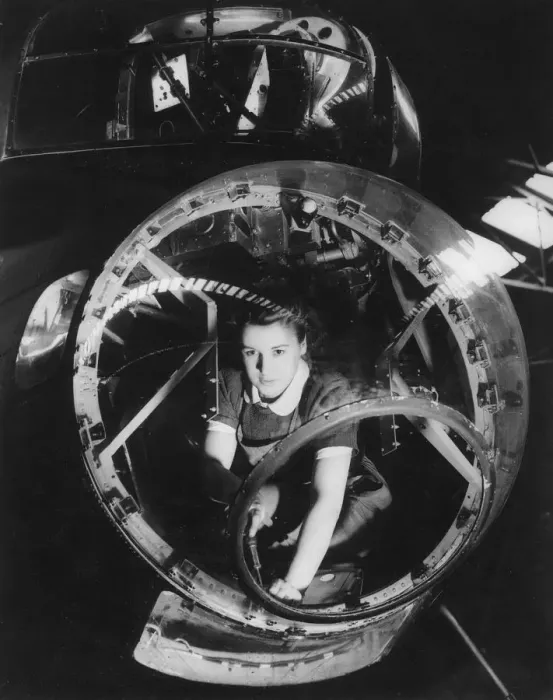 Framed Print : A woman working on a Lancaster bomber, Second World War, 1940s Framed Print : A woman working on a Lancaster bomber, Second World War, 1940s