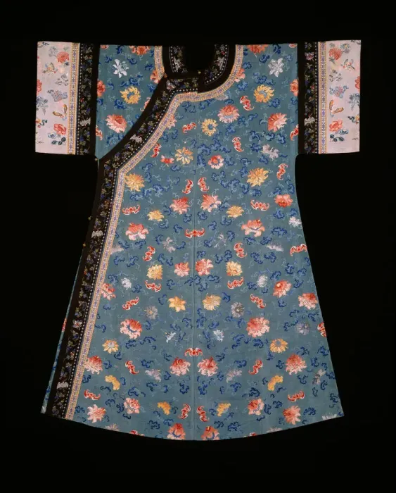 Framed Print : Womans Changfu (Informal Court Robe), China, Qing dynasty (1644-1911) Framed Print : Womans Changfu (Informal Court Robe), China, Qing dynasty (1644-1911)