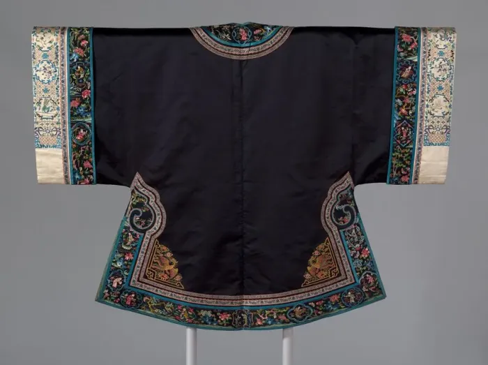 Framed Print : Womans Surcoat, China, Qing dynasty (1644-1911), 1860 / 90. Creator: Unknown Framed Print : Womans Surcoat, China, Qing dynasty (1644-1911), 1860 / 90. Creator: Unknown
