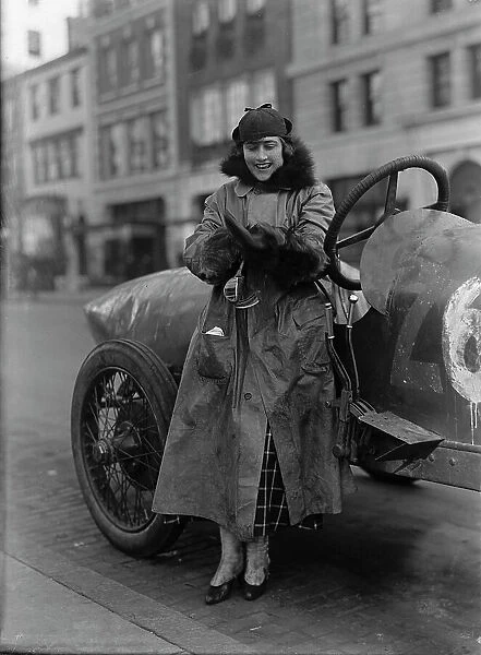 Women Auto Racers - Miss Elinor [sic] Blevins, 1915. Creator: Unknown