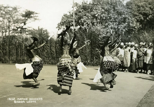 Women dancers performing, Sierra Leone, 20th century