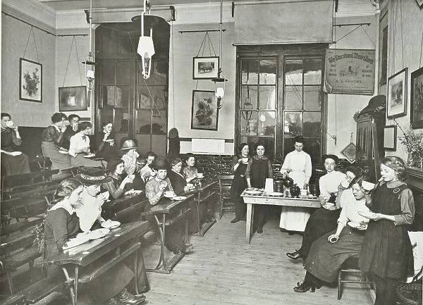 Women and girls in a classroom, Surrey Square Evening Institute for Women, London, 1914