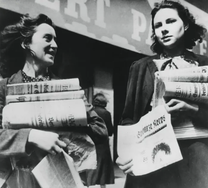 Framed Print : Women selling German newspapers, German-occupied Paris, 19 July 1940 Framed Print : Women selling German newspapers, German-occupied Paris, 19 July 1940